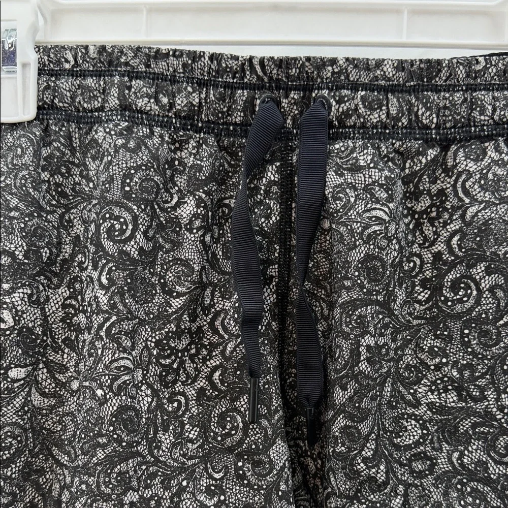 Lululemon Hit It Short (3 1/2